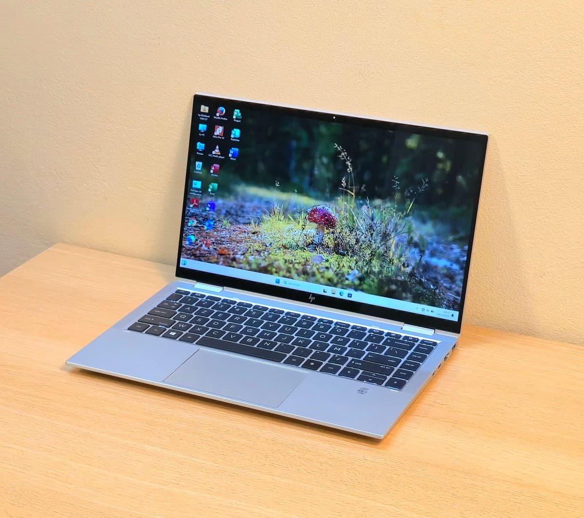 HP EliteBook x360° 1040 G7 2 en 1 - Image 2