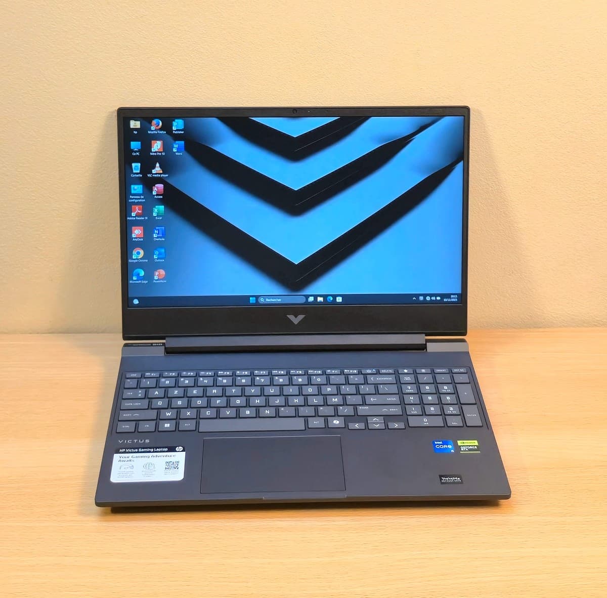 VICTUS BY HP GAMING Laptop 15-fa2013dx - Image 2