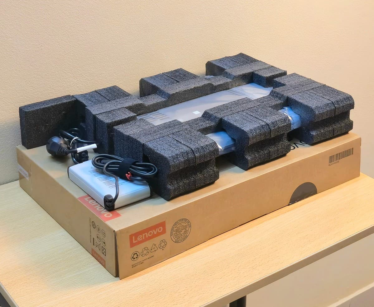 LENOVO LOQ 15AHP9 - Image 2