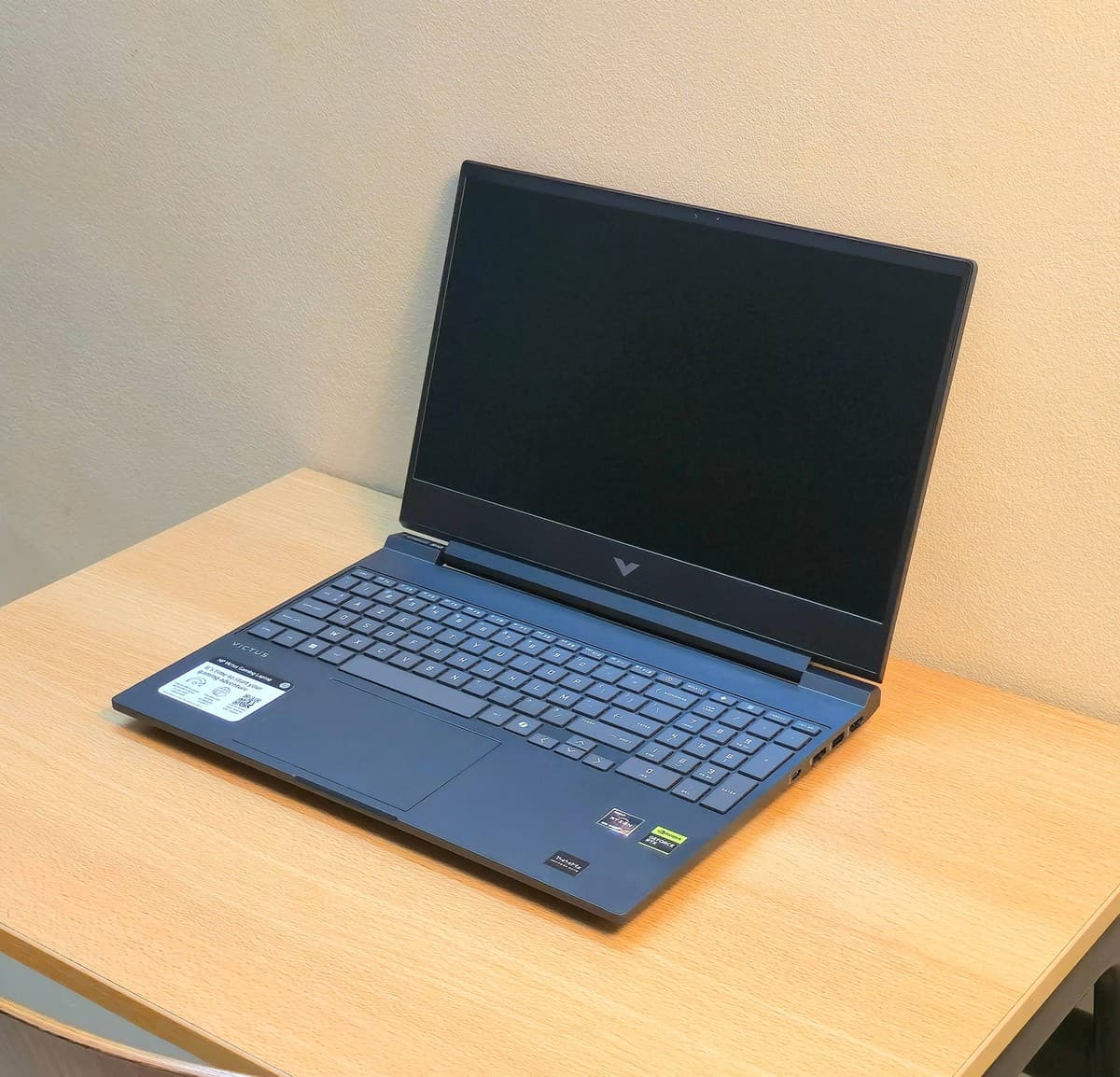 VICTUS BY HP GAMING Laptop 15-fb3093dx - Image 4