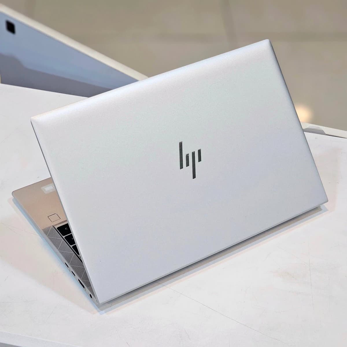 HP EliteBook MT46 Mobile Thin - Image 4