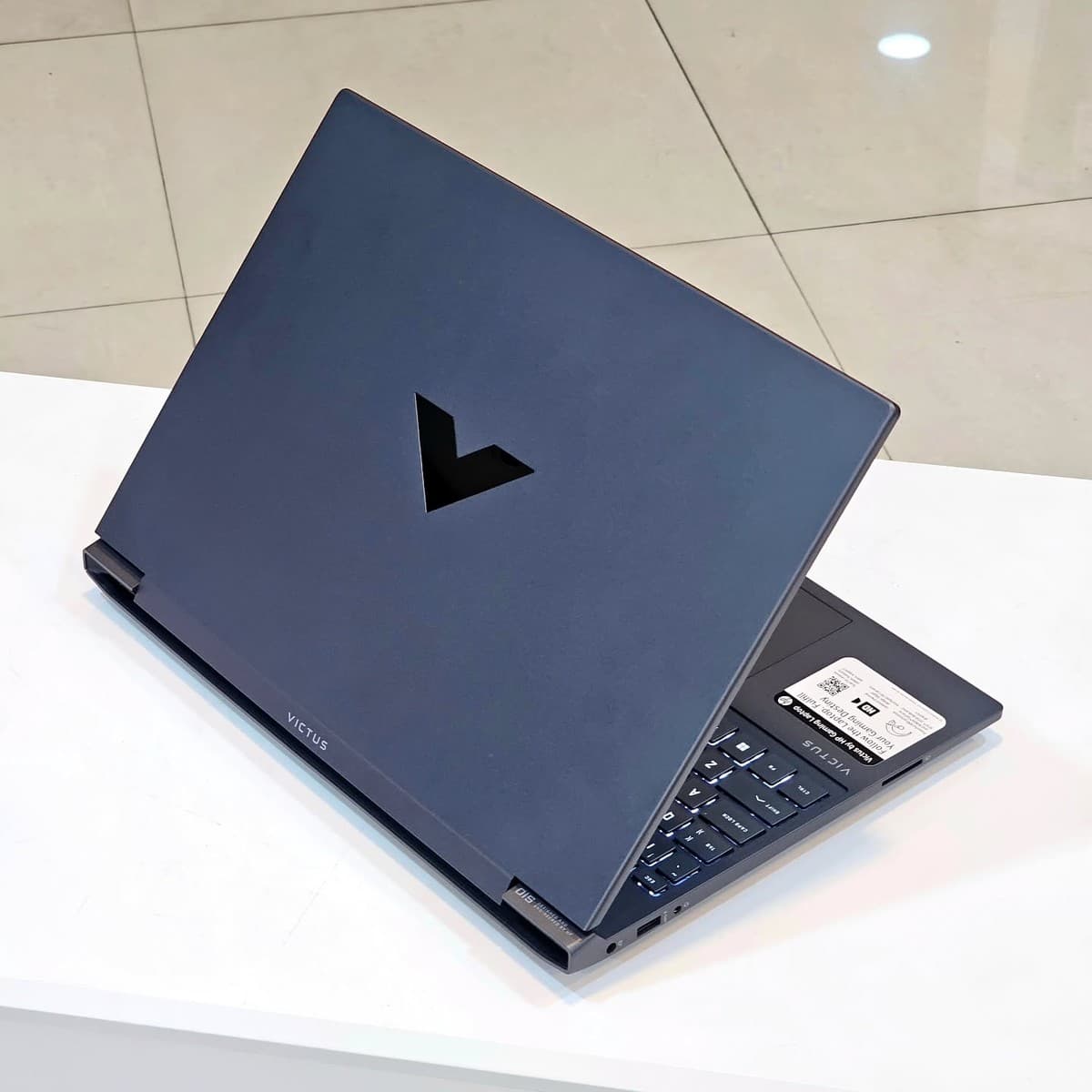 VICTUS BY HP GAMING Laptop 15-fb2082wm - Image 2