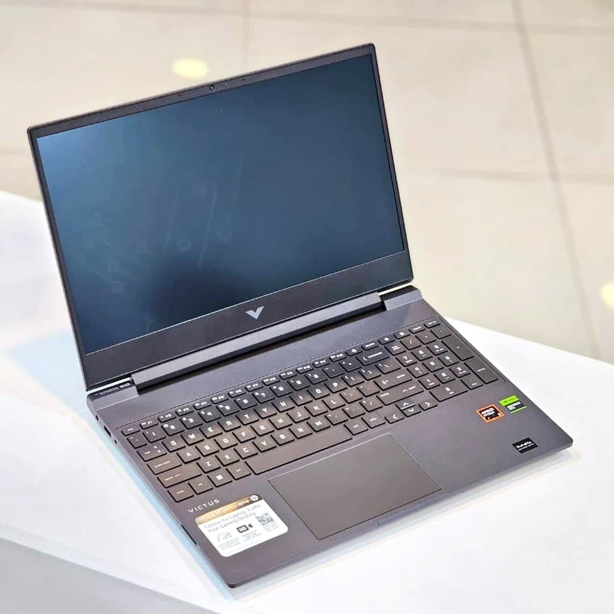 VICTUS BY HP GAMING Laptop 15-fb2082wm - Image 7