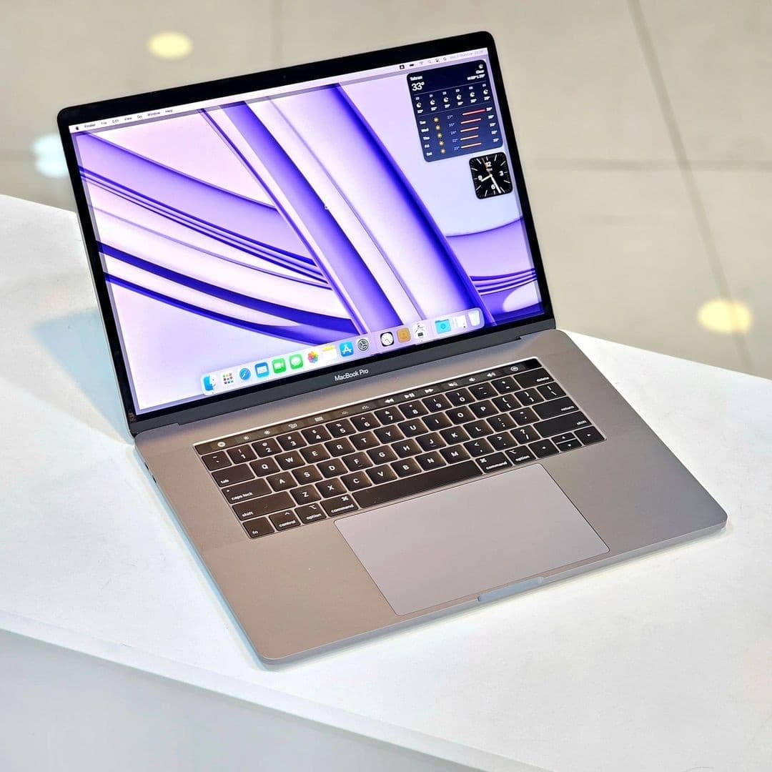 MacBook Pro 16-Inch 2019 / Core i7 / RAM 32Go / SSD 512Go / RADEON Pro 5300M, 4Go