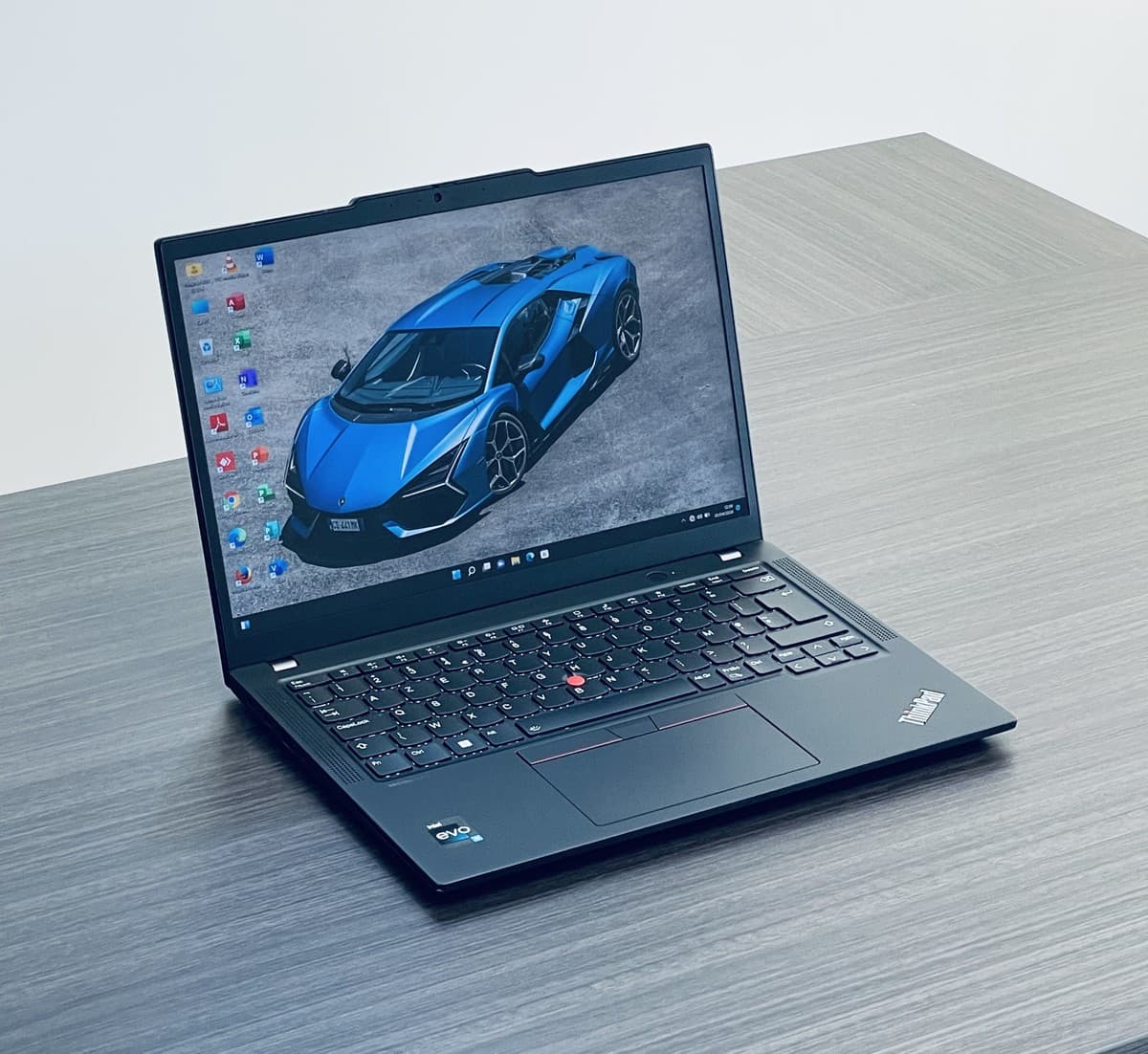 Lenovo ThinkPad X13 GEN 4 - Image 2