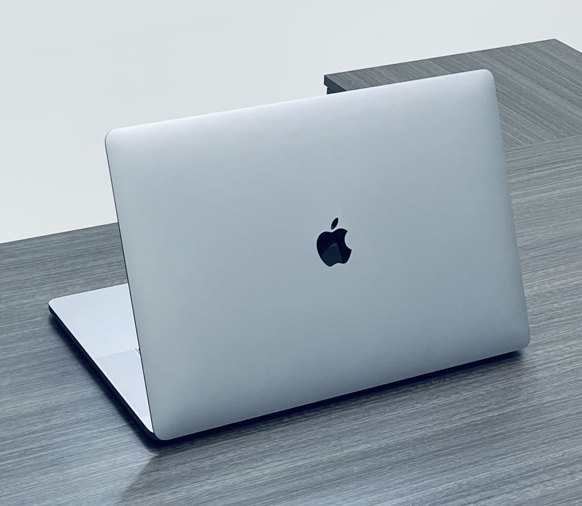 MacBook Pro 16-Inch 2019 / Core i9 / SSD 1TB / RAM 64Go / RADEON Pro 5500M,8Go Dédiée - Image 4