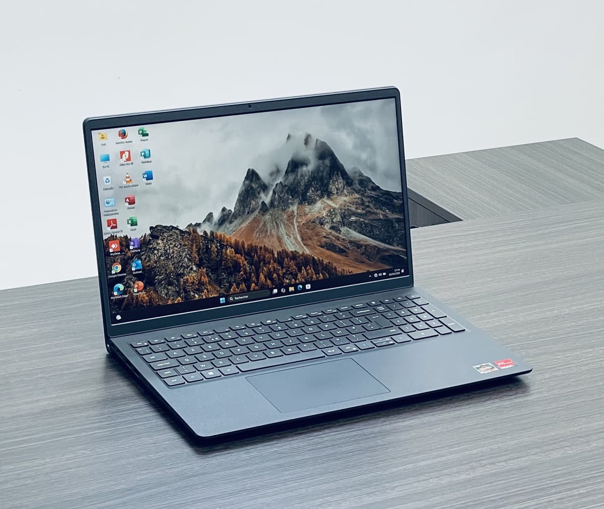 Dell Vostro 15 3515 / AMD Ryzen™ 5 3450U / SSD 256Go / RAM 8Go - Image 1