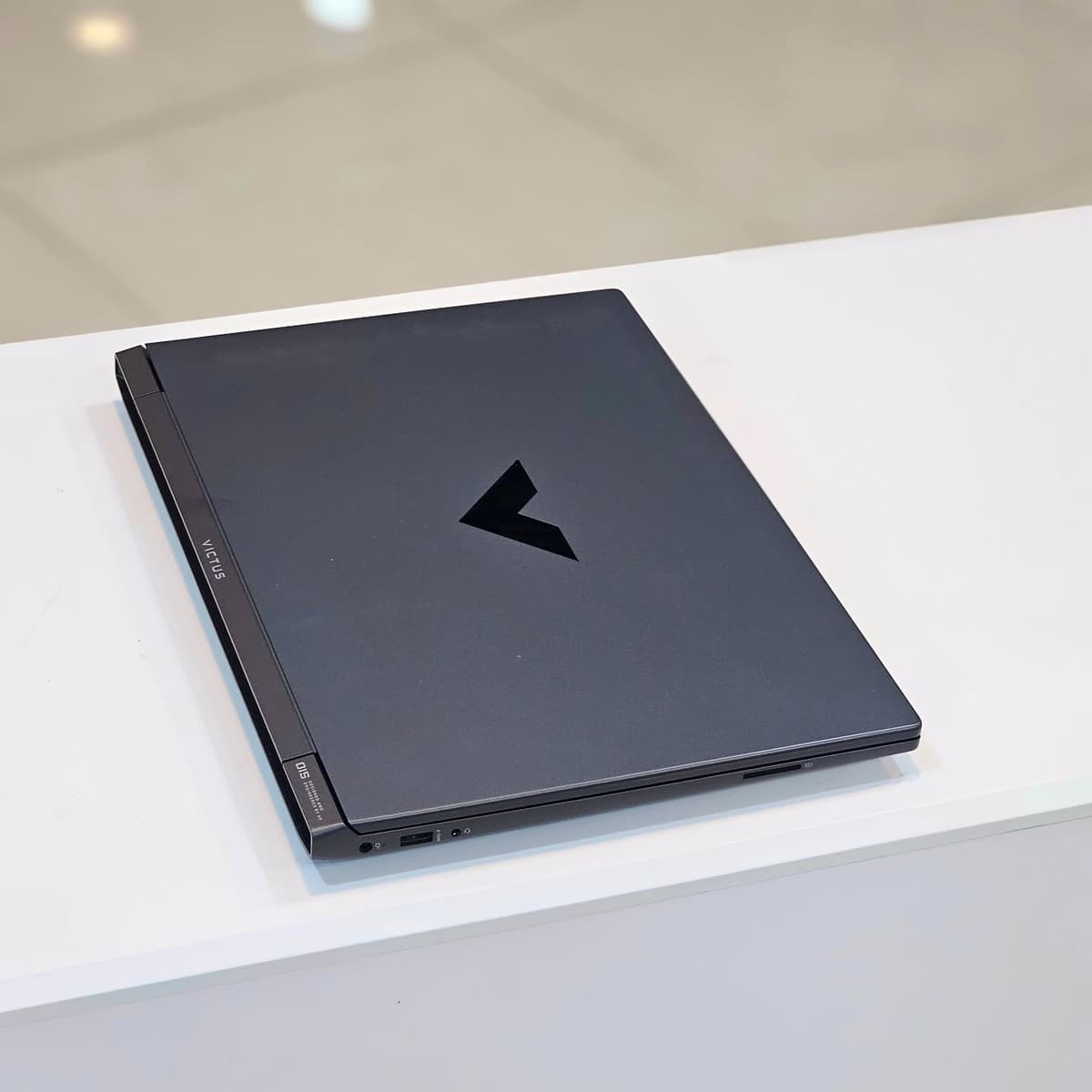 VICTUS BY HP GAMING Laptop 15-fb3093dx - Image 11