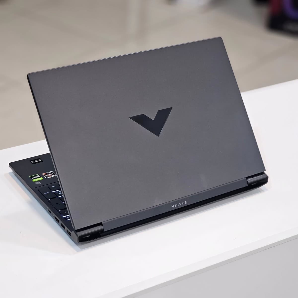 VICTUS BY HP GAMING Laptop 15-fb3093dx - Image 10