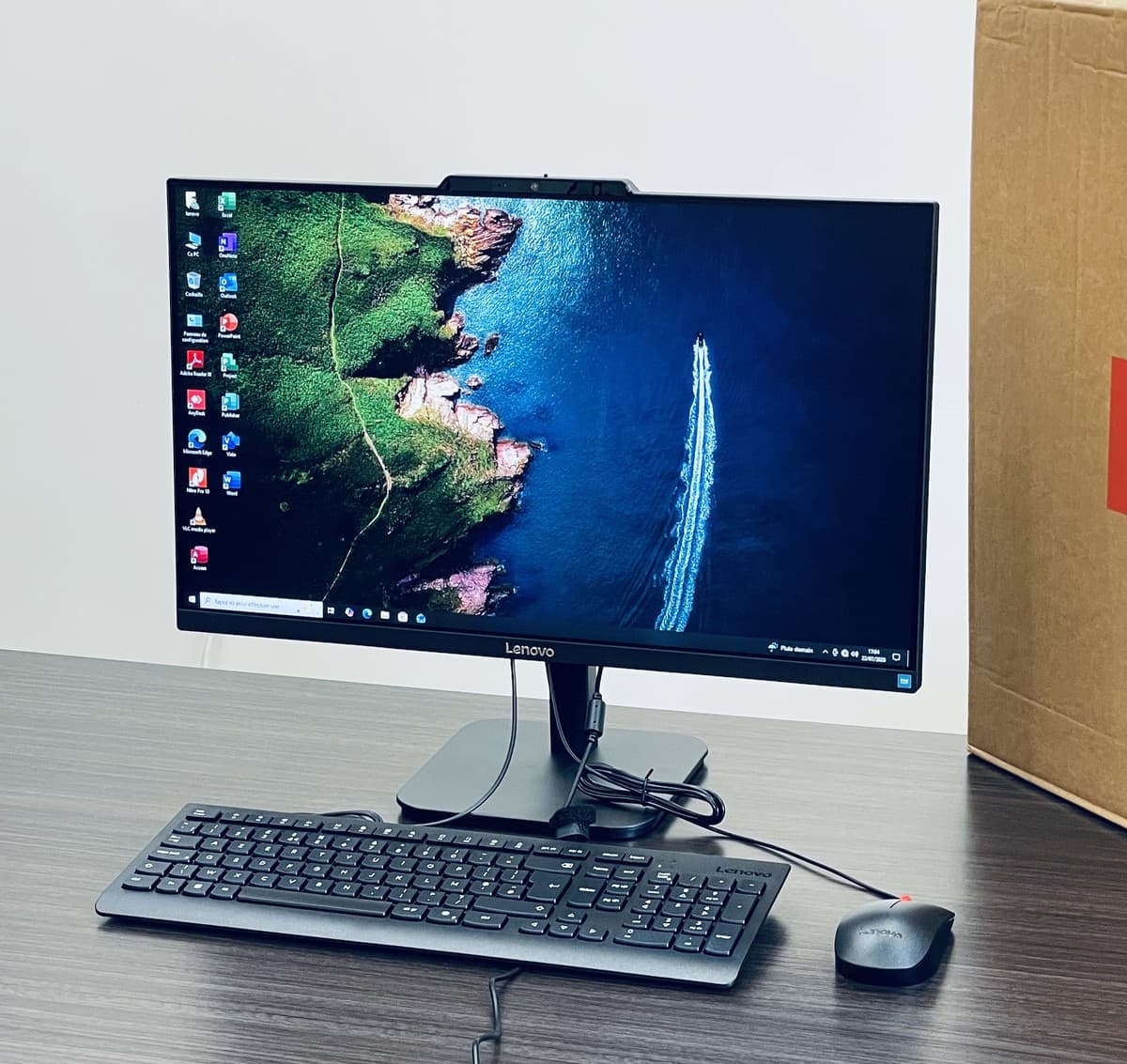 Lenovo IdeaCentre V100 (13BE0016GP) - All-In-One