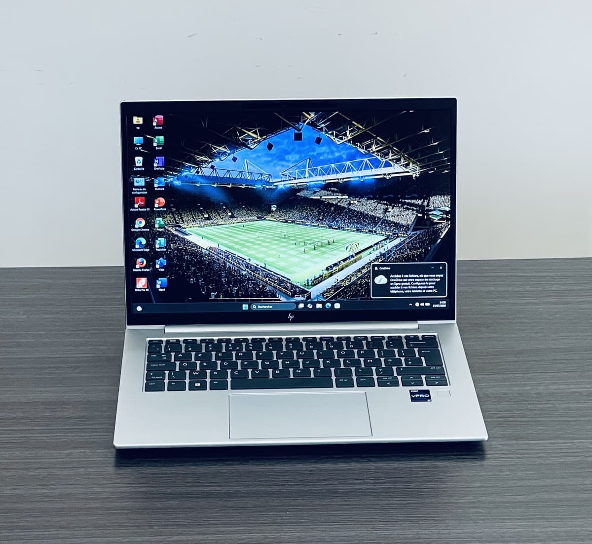 HP EliteBook 1040 14 inch G10 (7H1Q8AV) - Image 2