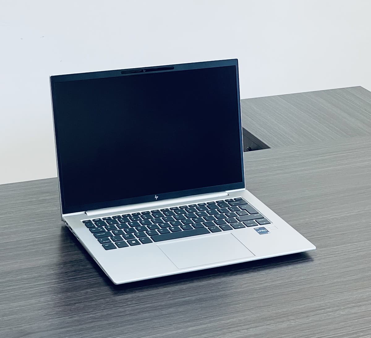 HP EliteBook 1040 14 inch G10 (7H1Q8AV) - Image 3