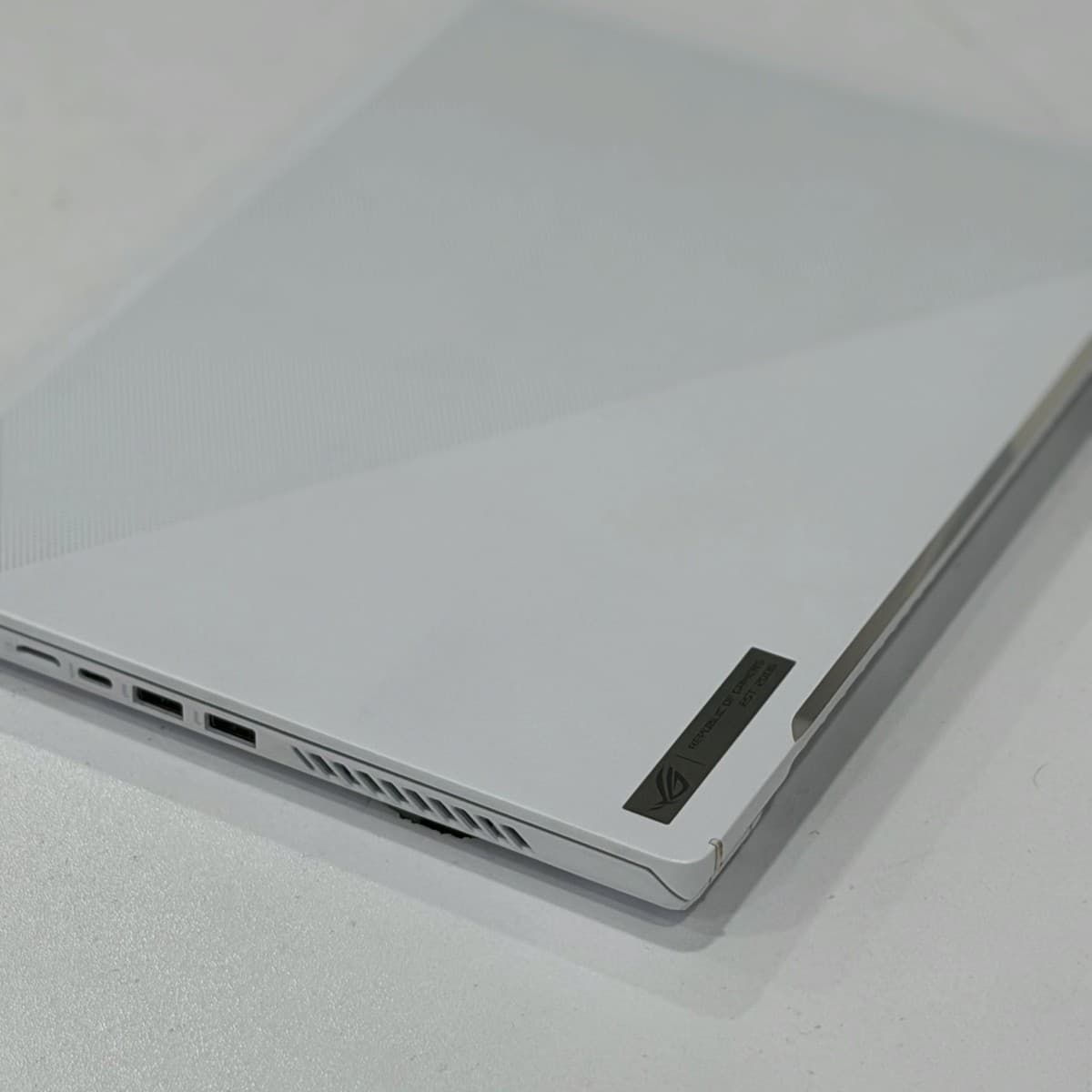 ASUS ROG Zephyrus G14 (GA403UM) / AMD RYZEN® 9 270 / RTX 5060, 8Go - Image 7