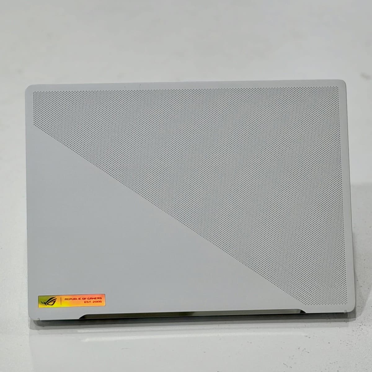ASUS ROG Zephyrus G14 (GA403UM) / AMD RYZEN® 9 270 / RTX 5060, 8Go - Image 9