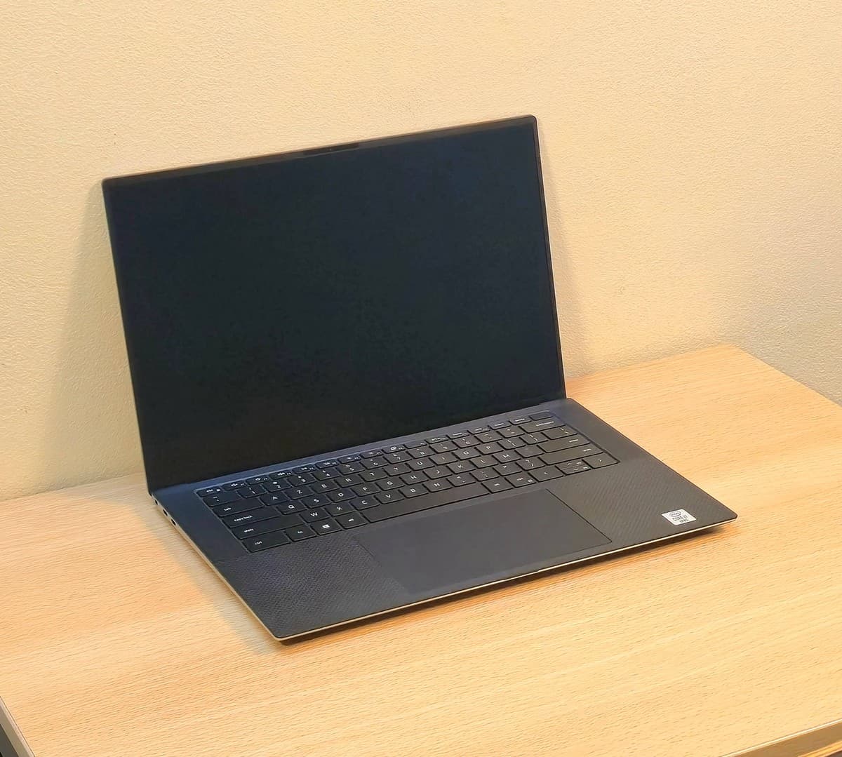 Dell Precision 5550 / Intel® Core™ i7-10850H / NVIDIA QUADRO T2000 - Image 4