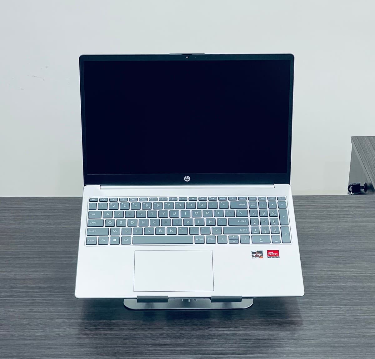 HP Laptop 15-fc0120nia (AE0J7EA) / AMD Ryzen™ 7 7730U / SSD 512Go / RAM 8Go - Image 9