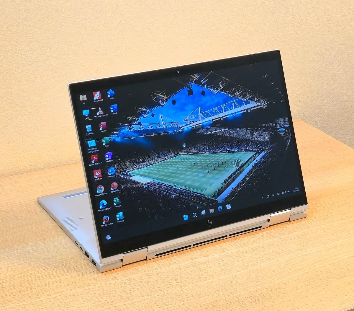 HP EliteBook x360° 830 G10 2-EN-1 / Intel® Core™ i5-1335U / SSD 512Go / RAM 16Go