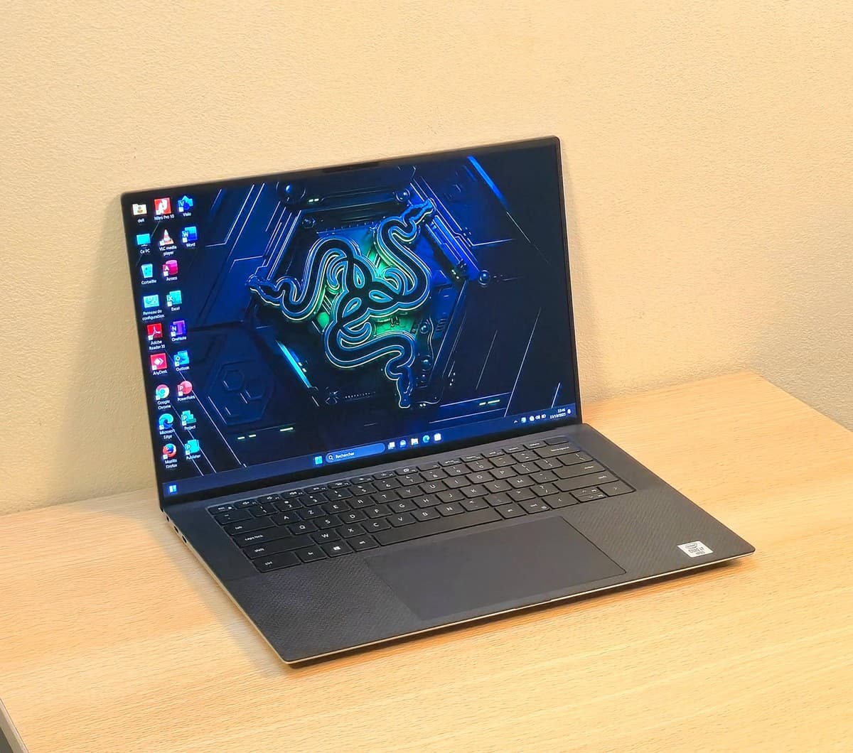Dell Precision 5550 / Intel® Core™ i7-10850H / NVIDIA QUADRO T2000